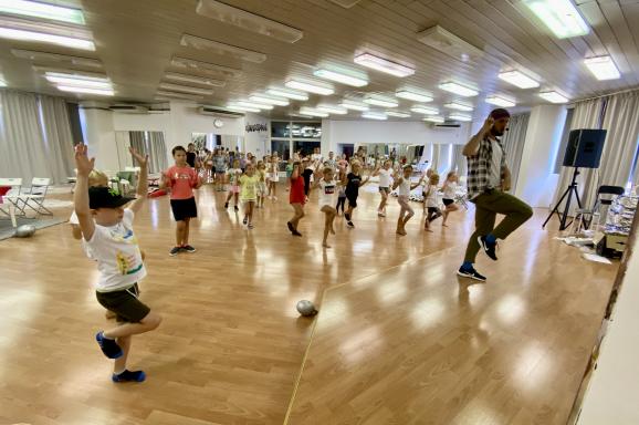 TANEČNÍ STUDIO DANCEPOINT, z. s. - LETNÍ PŘÍMĚSTSKÉ TANEČNÍ TÁBORY DANCEPOINT